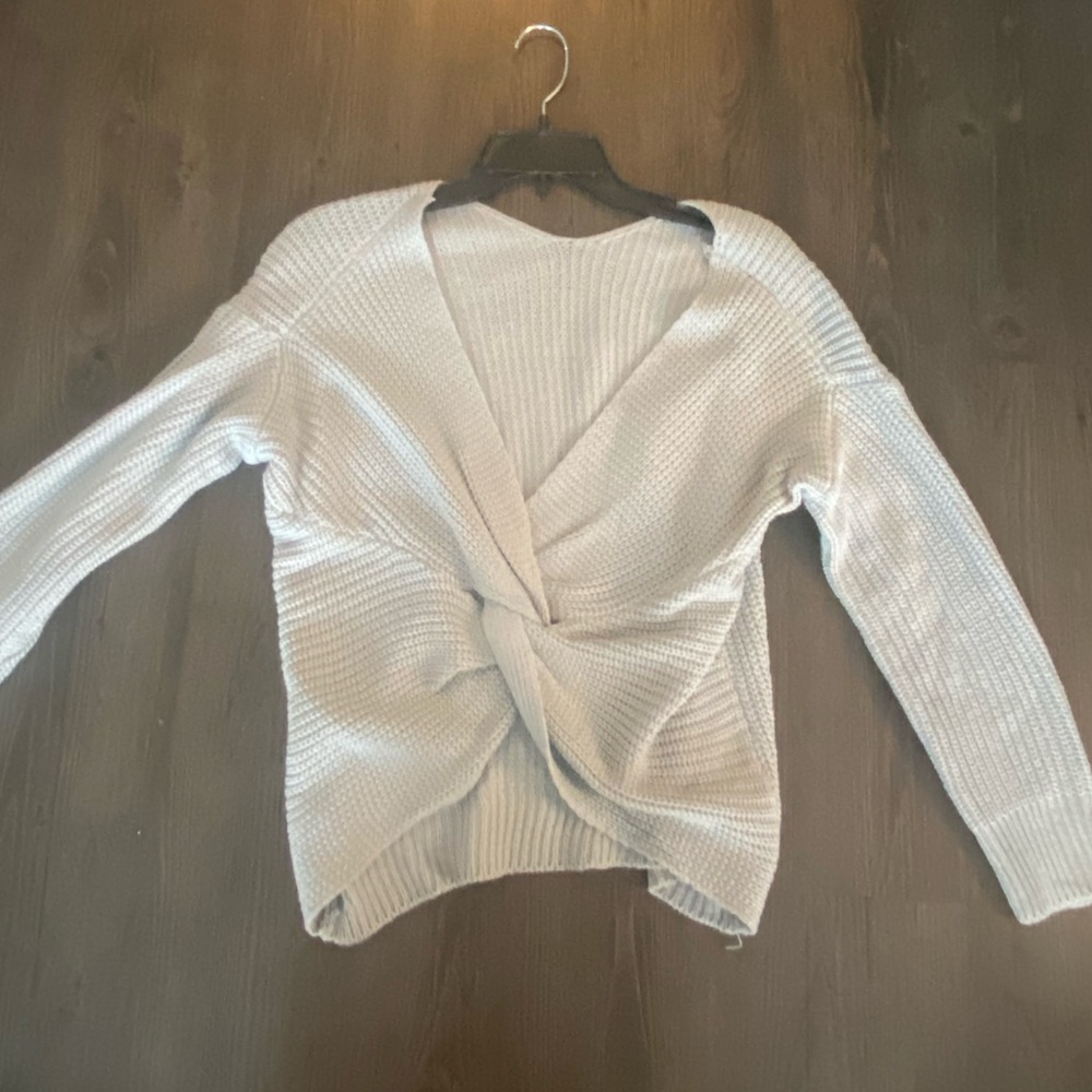 Cute knotted back grey knit cropped sweater
